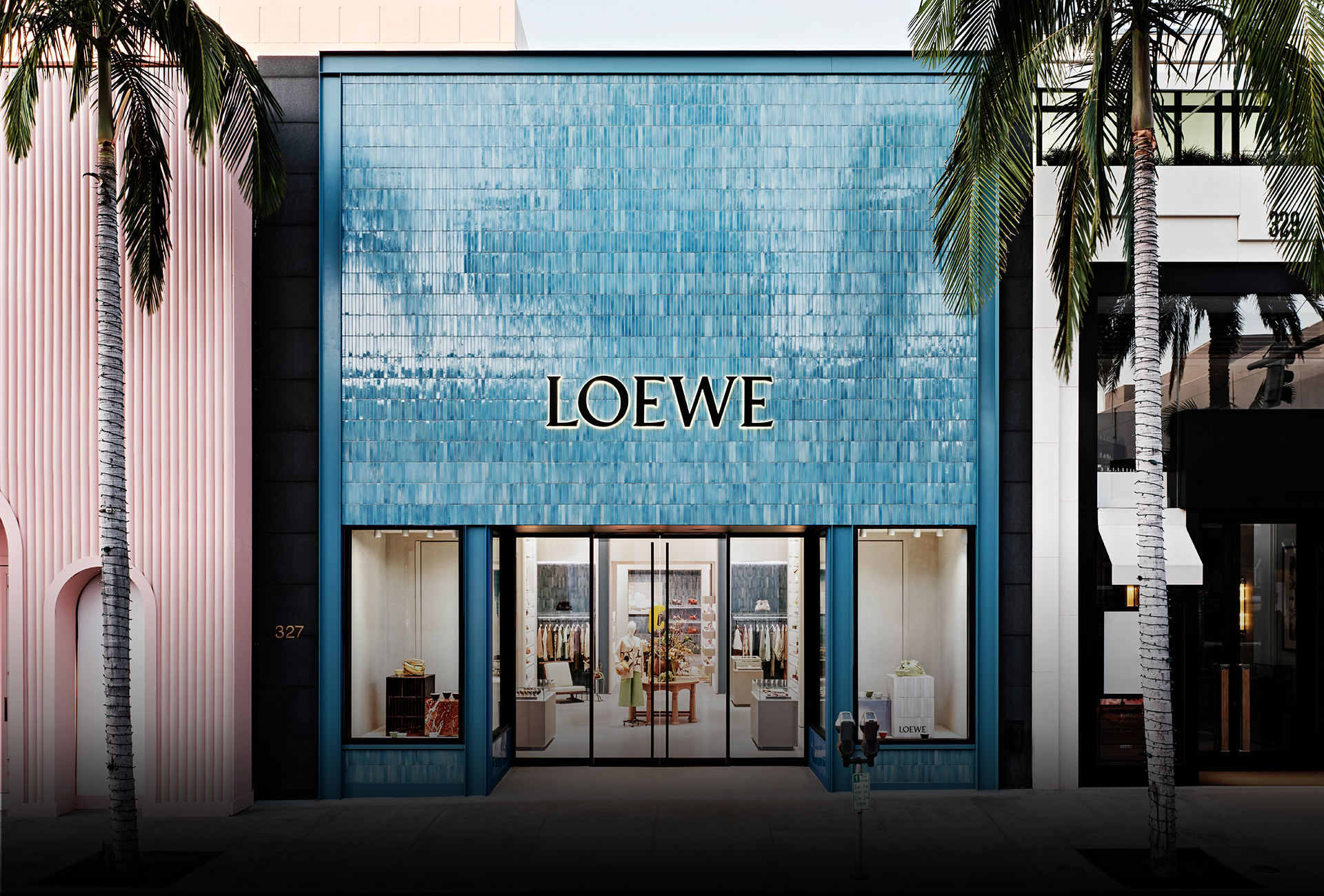 LOEWE's new collection inspired in chinese monochrome ceramics