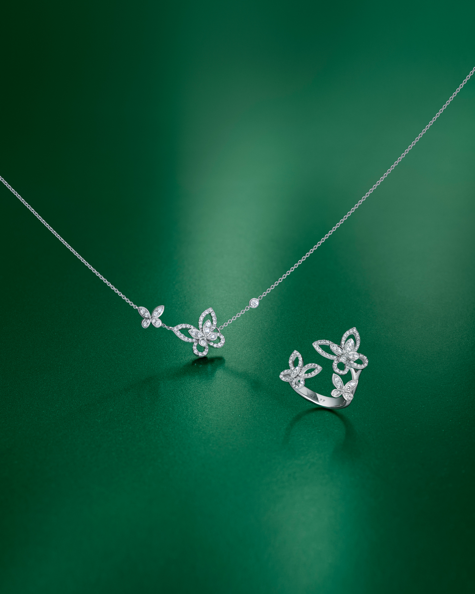 Idylle Blossom Transformable Pendant, White Gold And Diamonds